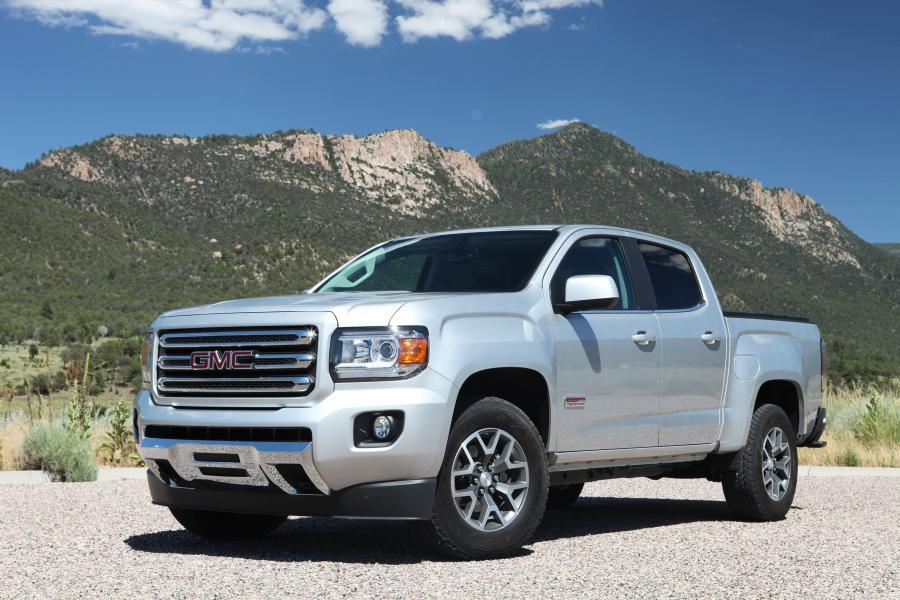  GMC Canyon All Terrain Crew Cab 2015 года  (фото 18 из 21)